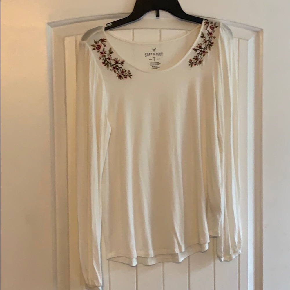 American Eagle cream top